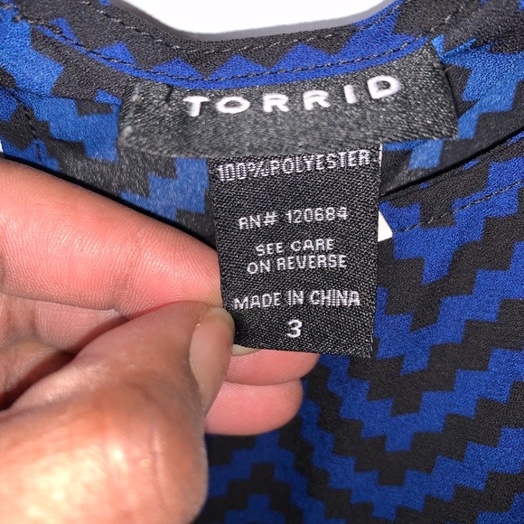 Torrid | Blue & Black Chevron Hi-Low Hem Tank - Picture 7 of 7